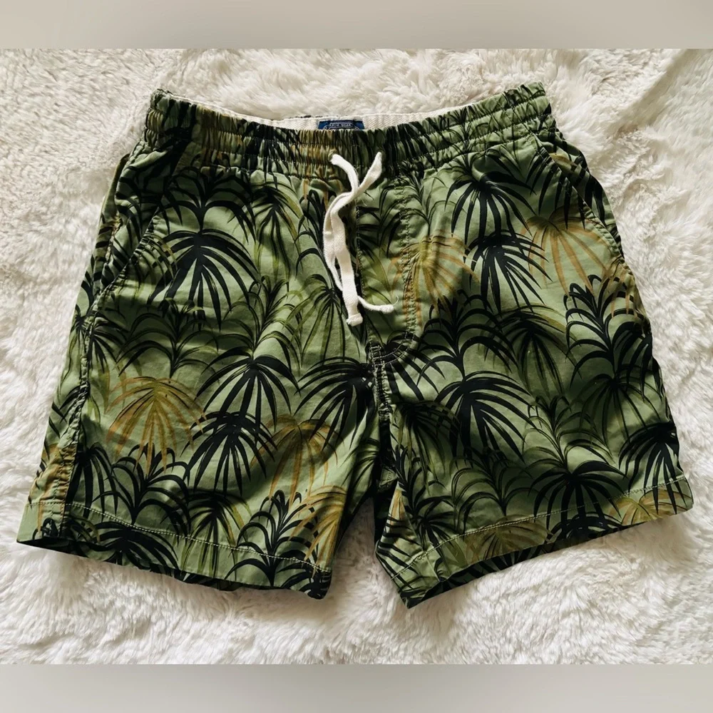 J. Crew Green Dock short in raining palm print Size: Small